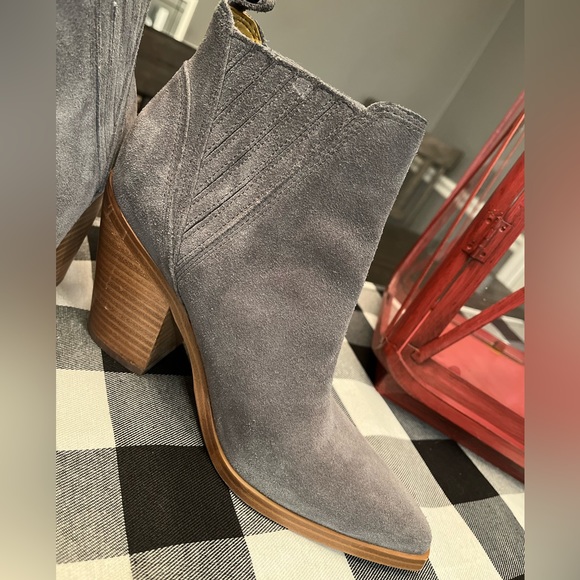 Marc Fisher Leather Boots - Picture 2 of 8